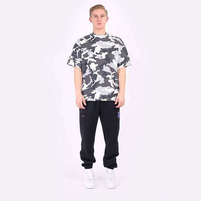 мужская серая футболка Nike Solo Swoosh Camo T-Shirt DN1260-133 - цена, описание, фото 5